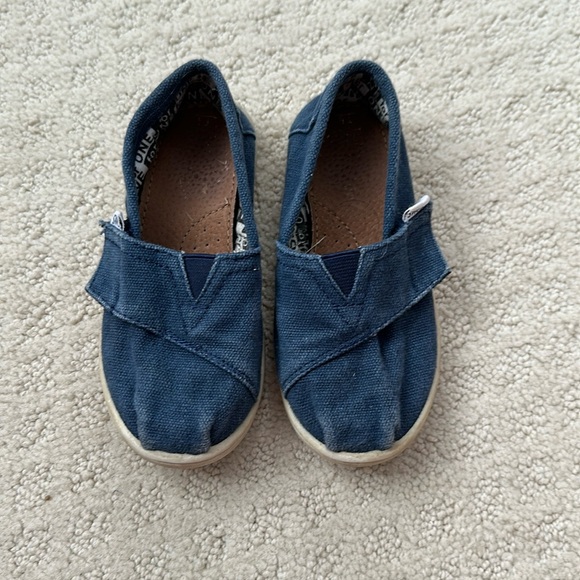 Toms Other - Toms Shoes Navy Canvas Kids size 9
